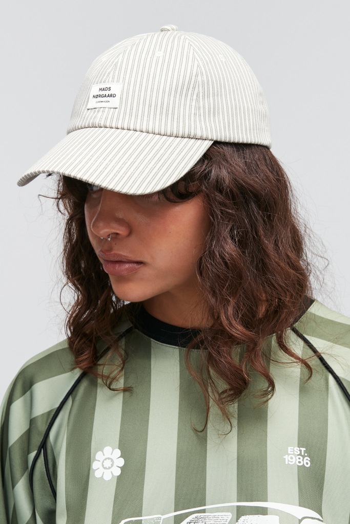 Broma AOP Coal Cap - Four Leaf Clover/Whitecap - Mads Nørgaard
