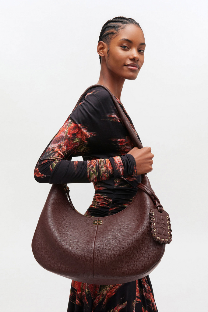 Hobo Medium Grained A7298 - Chicory Coffee - GANNI