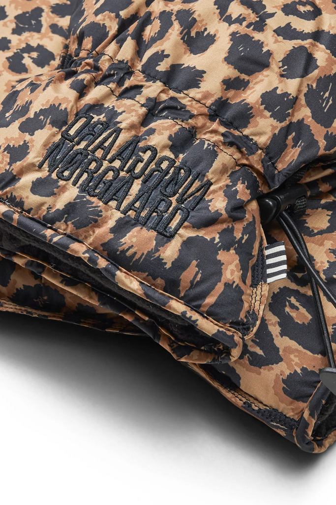 Light Ripstop Pillow AOP Glove - Leo AOP/Black - Mads Nørgaard