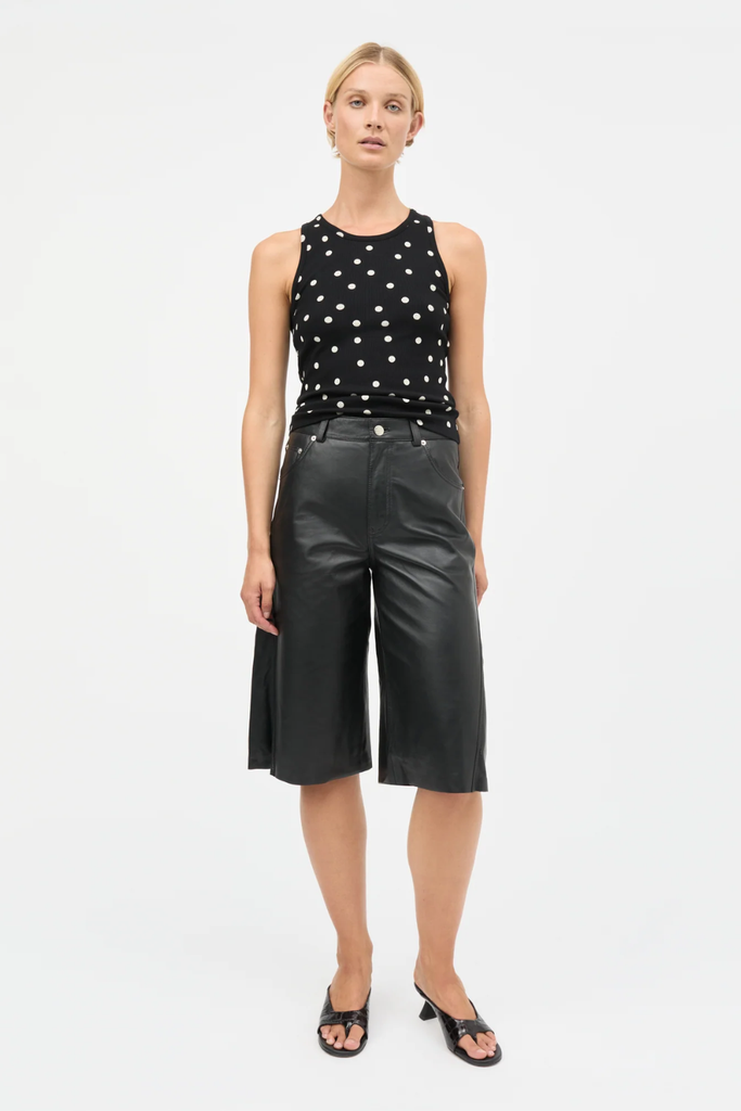 2x2 Cotton Addie Top AOP - Dot AOP Black - Mads Nørgaard