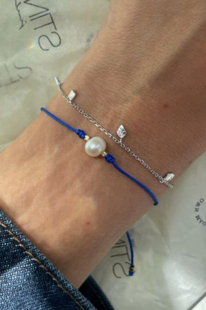 Petit Pearl Berrie Bracelet - Electric Blue Ribbon - Stine A