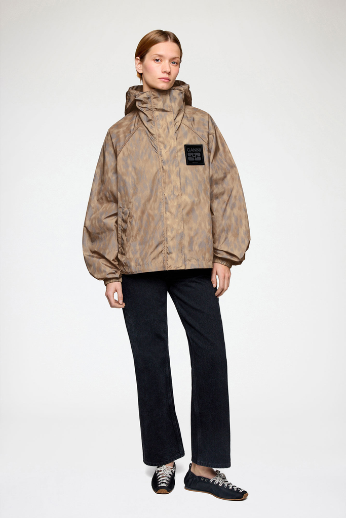 Printed Flyweight Nylon Hooded Jacket Printed A1010209 - Burro - GANNI
