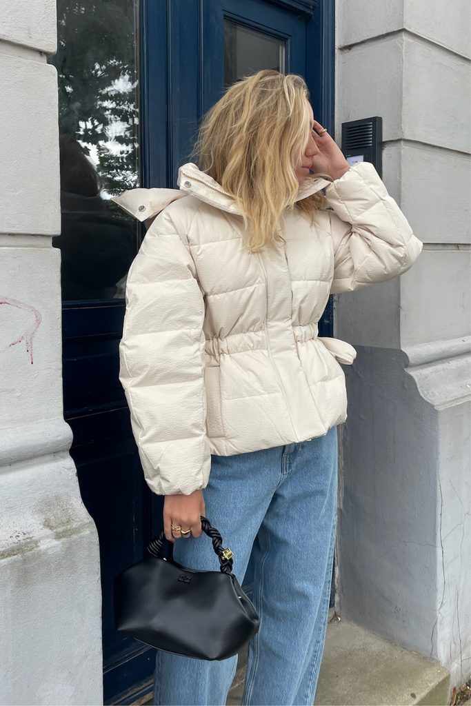 Tech Seersucker Oversized Puffer Jacket F9690 - Tofu - GANNI