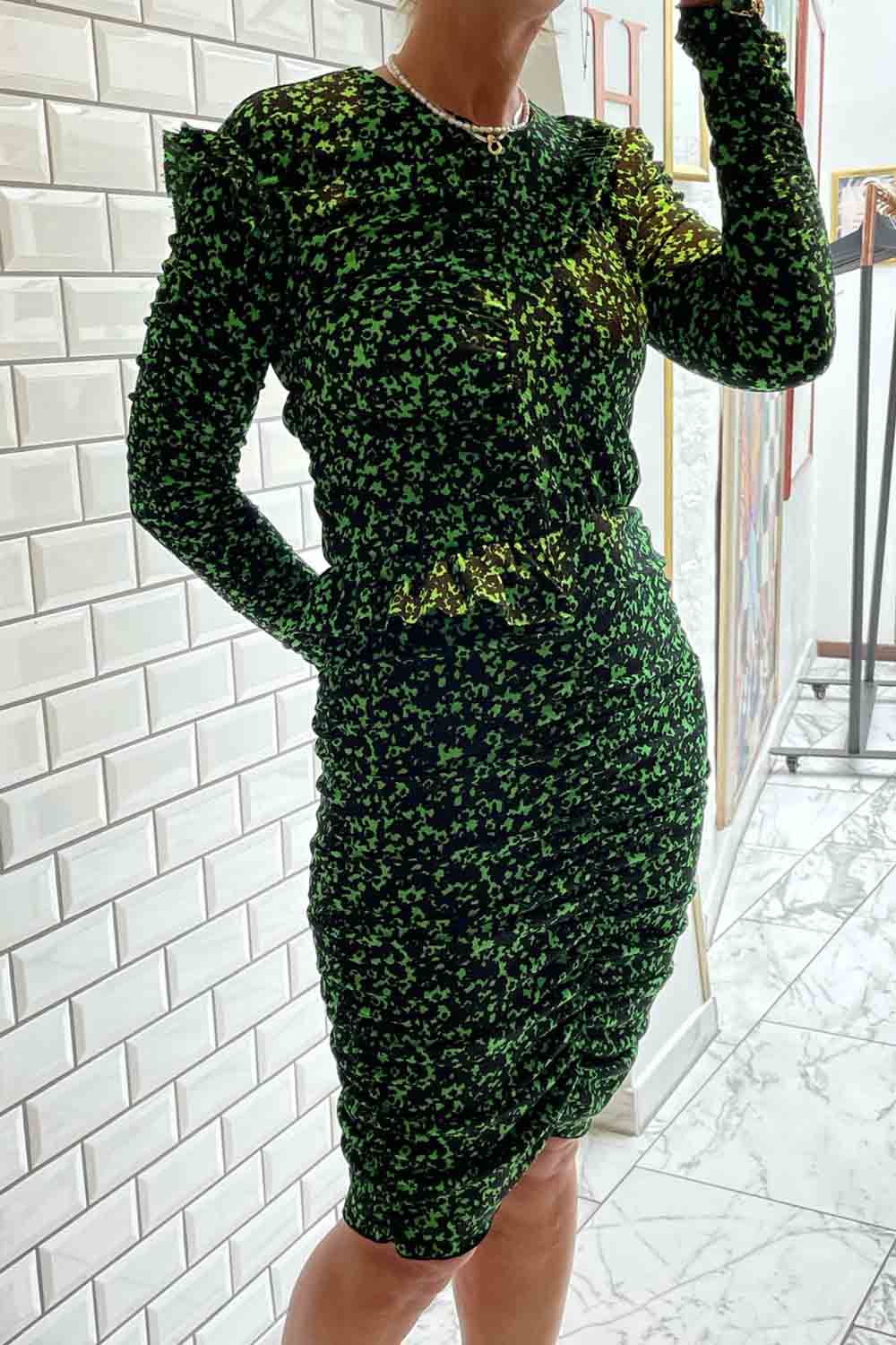 Pollux Twiggy Dress i Green /Black fra Mads - Køb her! QNTS.dk