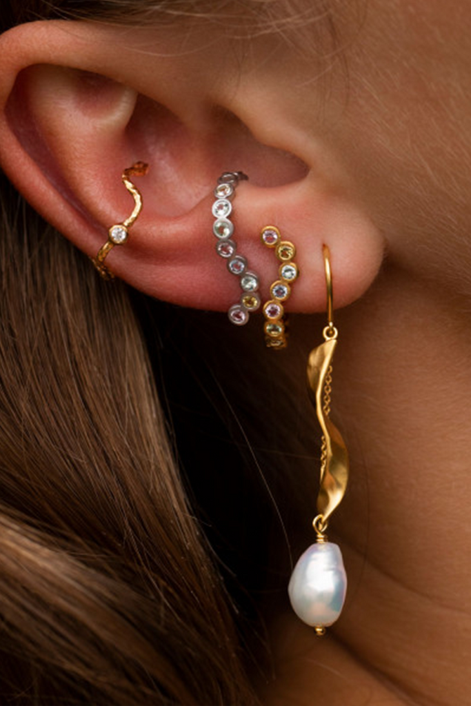 Long Twisted Earring With Baroque - Pearl Gold - Stine A