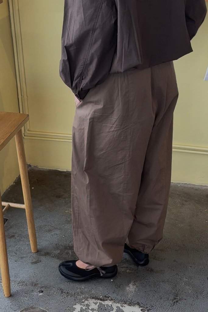 Ankers Balloon Pants - Light Brown - byQNTS
