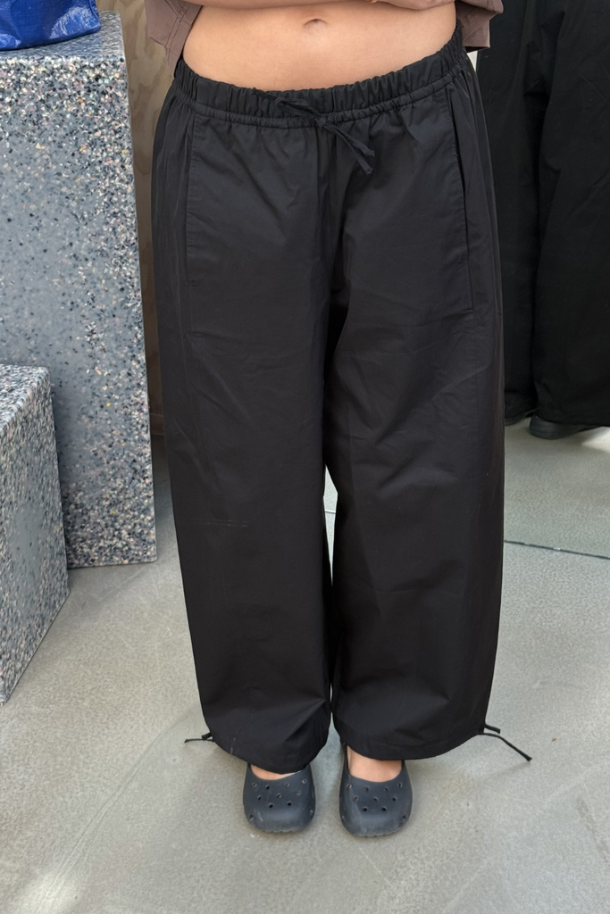 Ankers Balloon Pants - Black - byQNTS