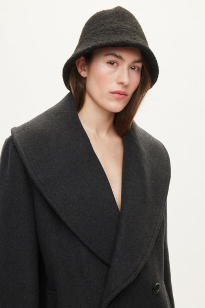 Bell Hat - Black - Oval Square