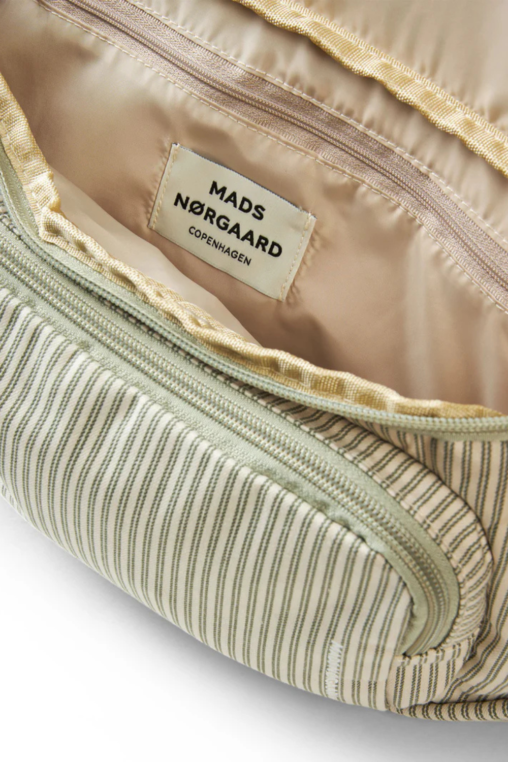 Broma AOP Coco Bum Bag - Four Leaf Clover/Whitecap - Mads Nørgaard