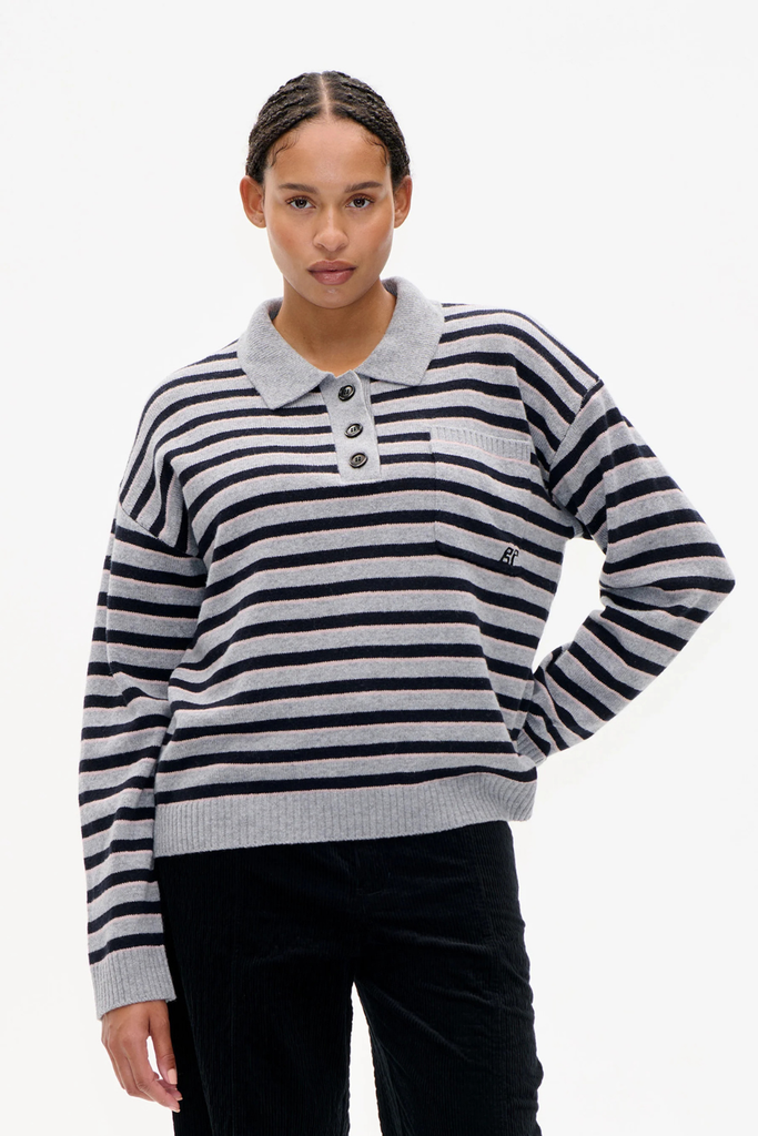 Cailey - Grey Black Stripe - Baum und Pferdgarten