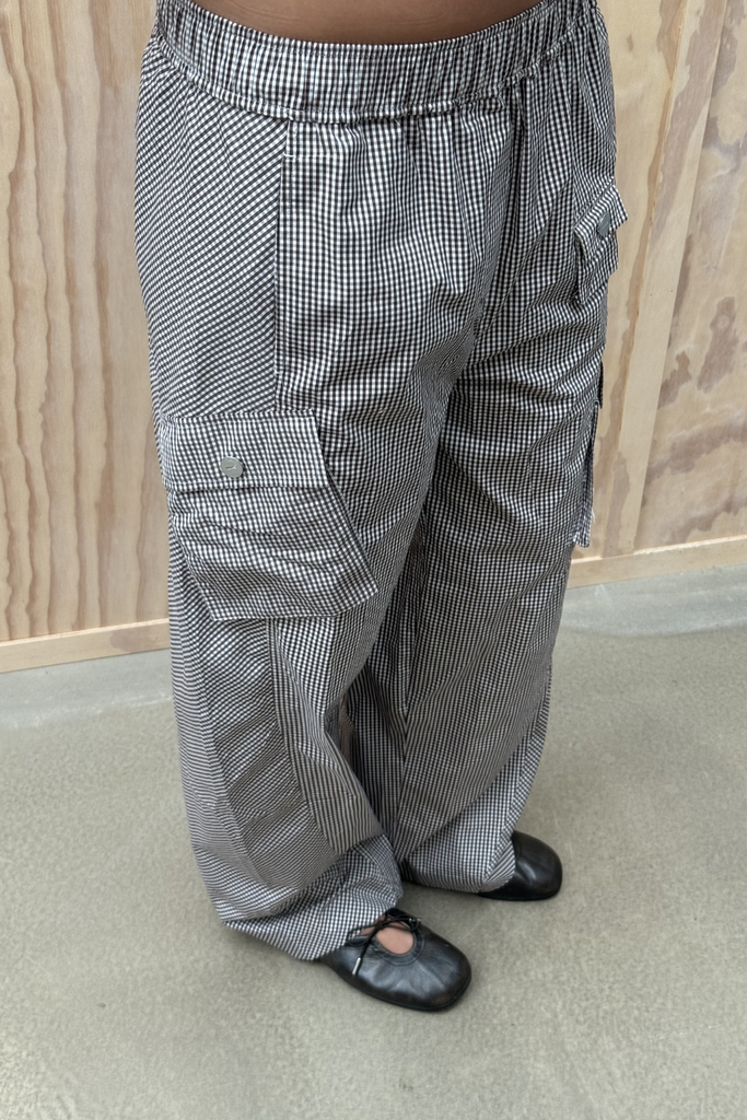 Check Cotton Cargo Pants A1080143 - Chicory Coffee - GANNI