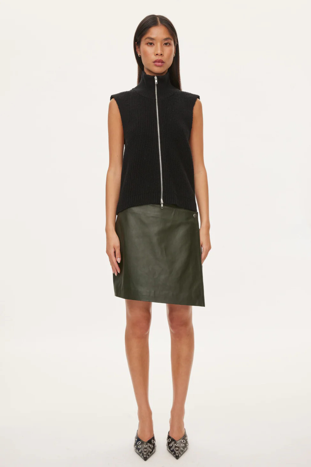 Fave Knit Zip Vest - Black - Oval Square