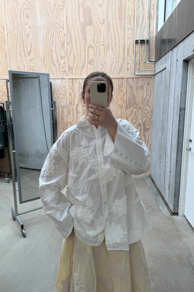 Flower Oversized Shirt - Bright White - Rotate