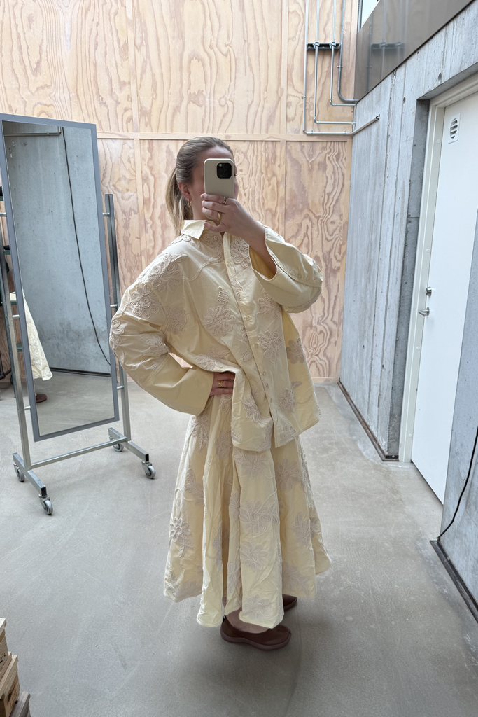 Flower Oversized Shirt - Italian Straw - Rotate