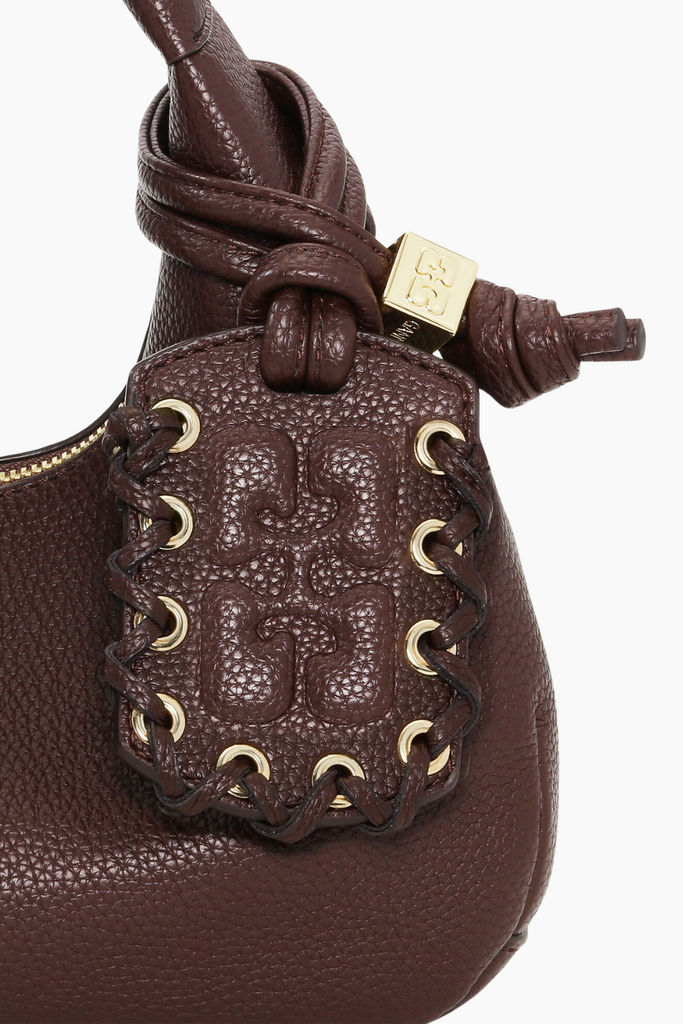 Hobo Mini Grained A7102 - Chicory Coffee - GANNI