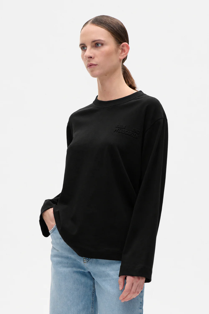 Jeevona T-shirt - Black - Baum und Pferdgarten