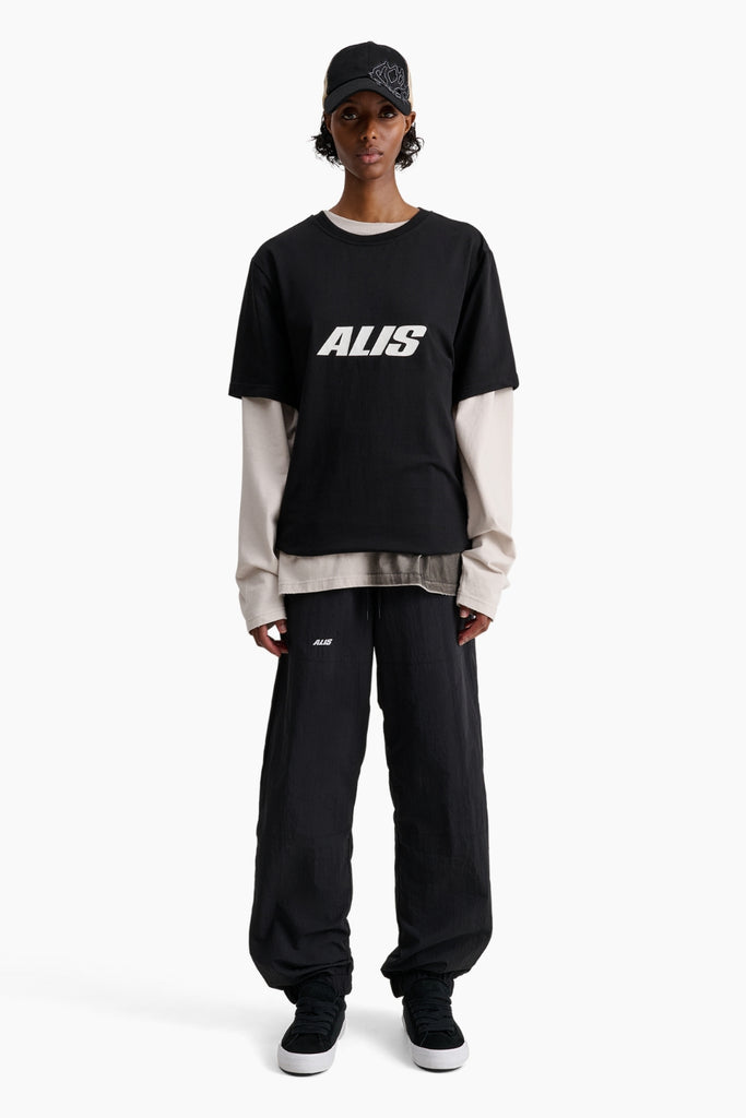 Jeron Essential T-shirt w/ Chest Logo - Solid Black - ALIS