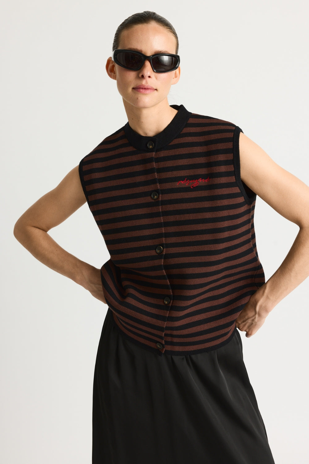 KodyRS Knit Vest - Black Stripe - Résumé