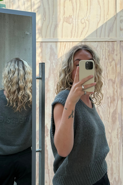 Light Knit Vest - Dark Grey Melange - Oval Square