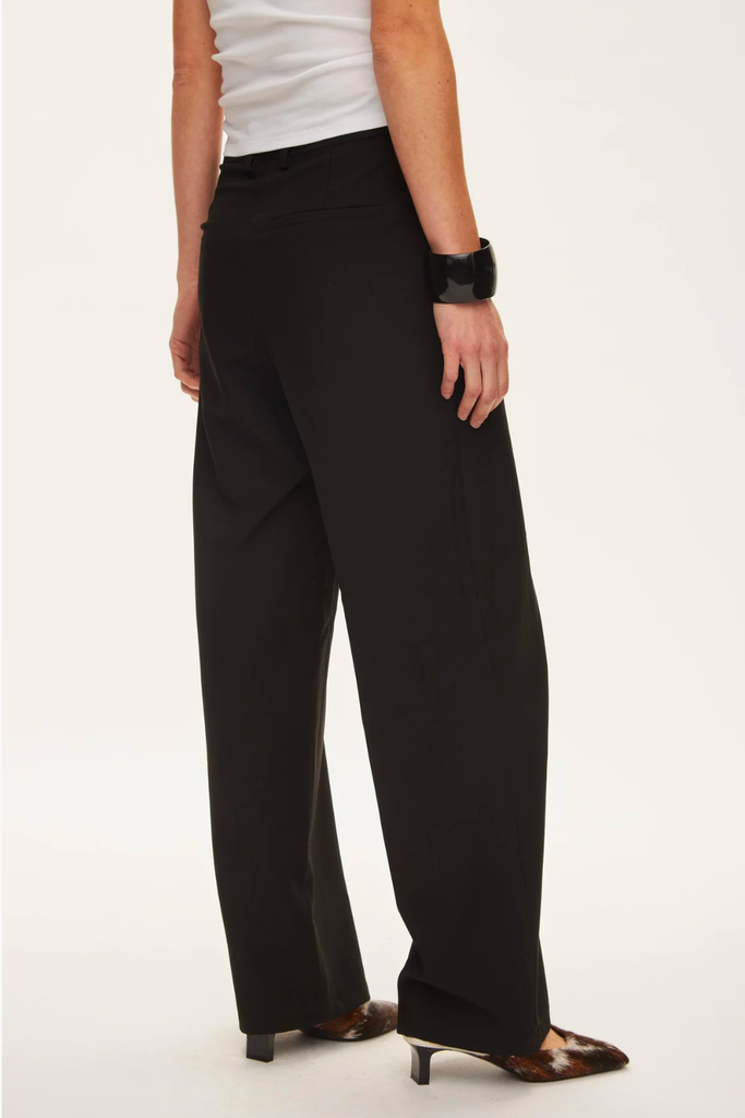 Lind Trousers - Black - Oval Square