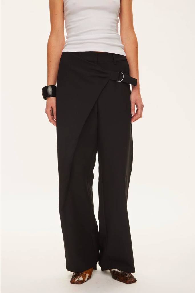 Lind Trousers - Black - Oval Square