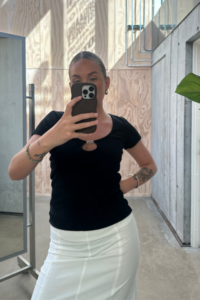 LucyRS Tee - Black - Résumé