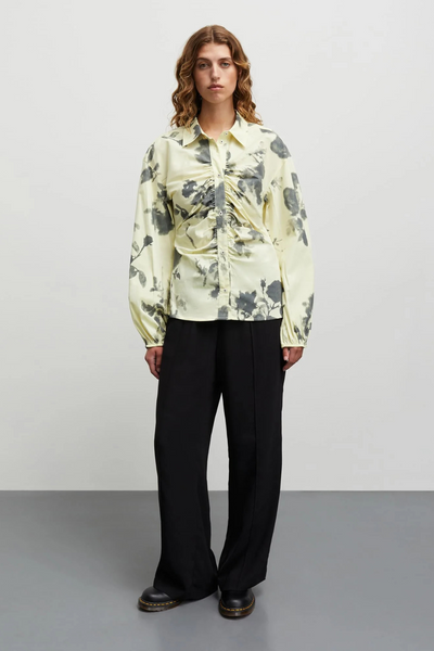 Poplinea Clara Shirt AOP - Ink Flower AOP/ Tender Yellow - Mads Nørgaard-1