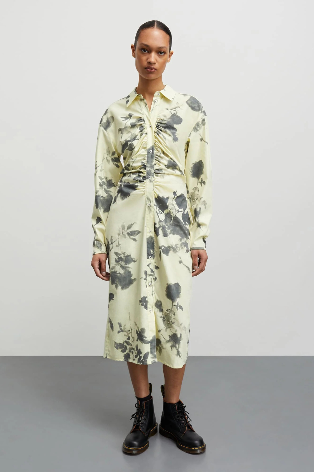 Poplinea Iris Dress AOP - Ink Flower AOP/ Tender Yellow - Mads Nørgaard-1