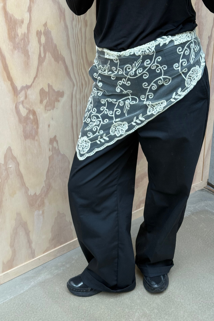 Sille Lace Scarf - Creme - byQNTS