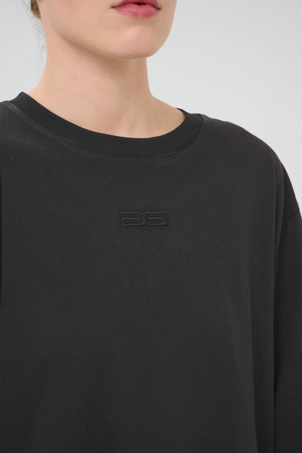 SimmaGZ Emb Tee - Black - Gestuz