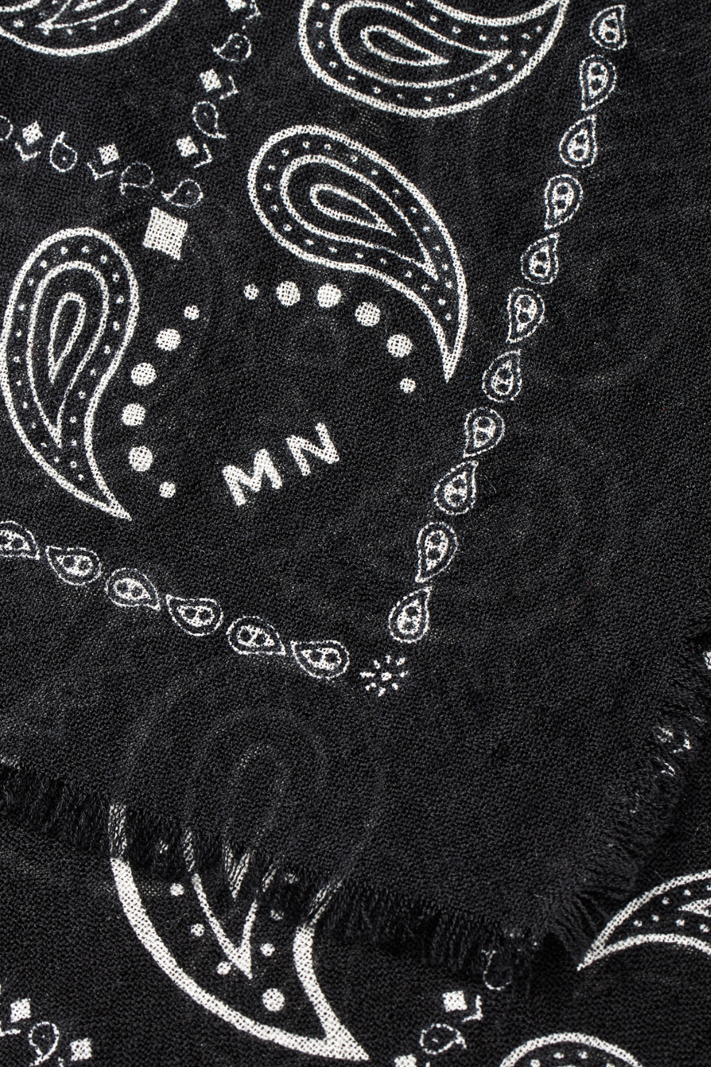 Soft Wool Self Scarf - Paisley AOP/Black - Mads Nørgaard