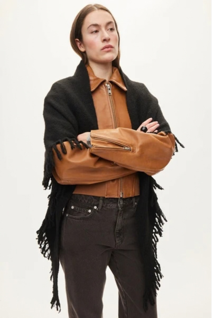 Triangle Scarf - Black - Oval Square