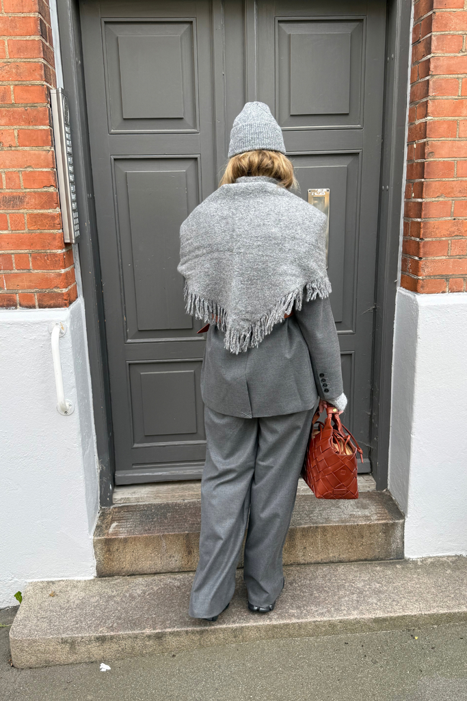 Triangle Scarf - Grey Melange - Oval Square