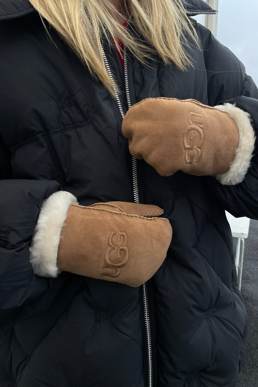 W Sheepskin Embroider Mitten - Chestnut - UGG