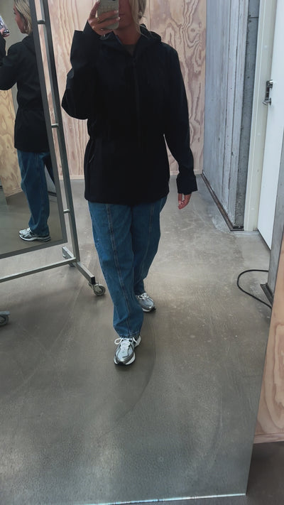 Suva Hardshell String W Jacket W3 - Black - Rains