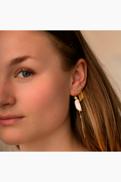 Dancing Chains Behind Ear-Earring - Gold - Stine A
