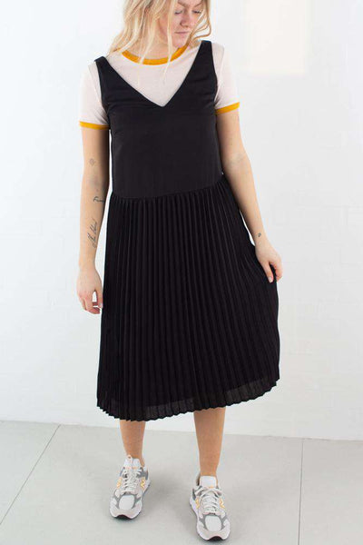Bliss Debbie Dress i Black fra Bruuns Bazaar 