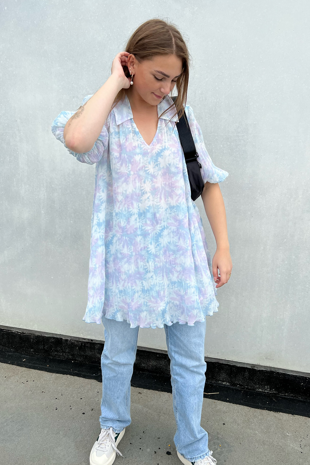 Pleated Georgette Mini Dress i Cherry Blossom